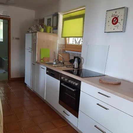 Апартаменты Violet's Place *